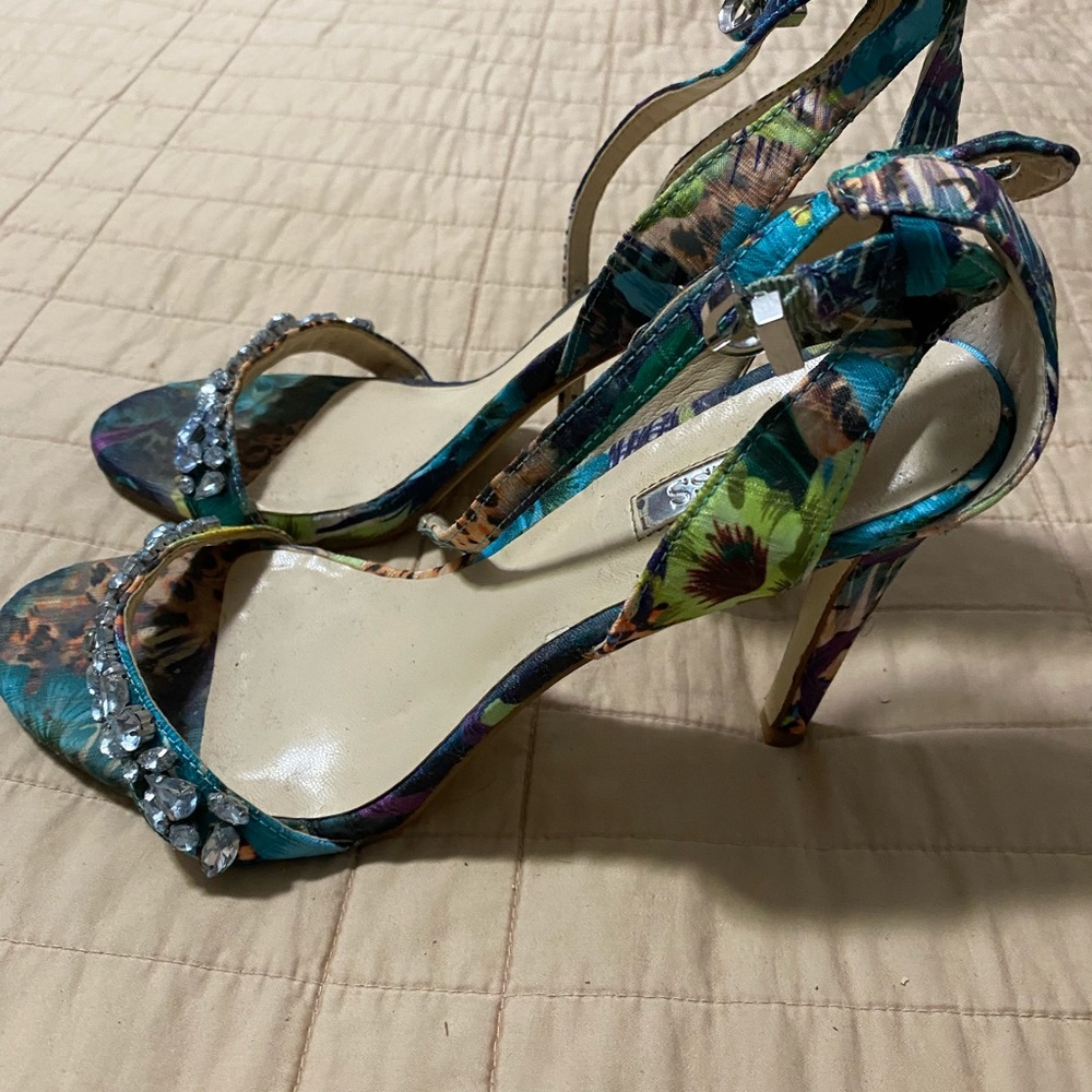 Fancy shoes - Picture 2 of 3